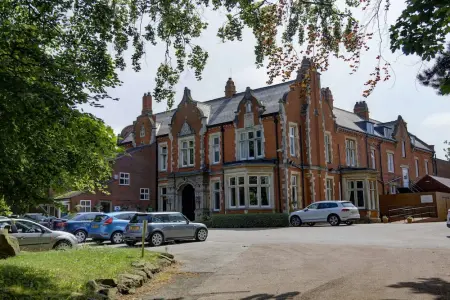 Image of the accommodation - Best Western Grimsby Oaklands Hall Hotel Grimsby Lincolnshire DN37 7LF