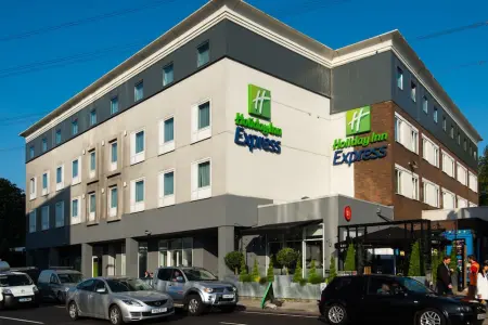 Image of the accommodation - Holiday Inn Express London Wimbledon South Colliers Wood Greater London SW19 2BH