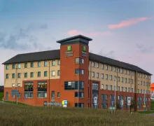 An external view of the Holiday Inn Express London Luton Airport