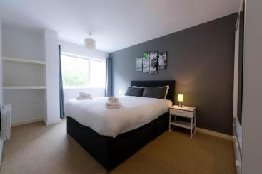 Image of the accommodation - AH4U 2-Bed Apartment Manchester Greater Manchester M50 2UD