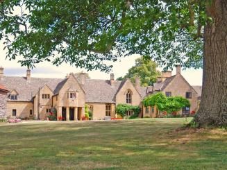 Image of the accommodation - Abbots Grange - Adults Only Broadway Worcestershire WR12 7AE