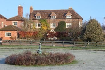 Image of the accommodation - Cropredy Lawn Banbury Oxfordshire OX17 1DR