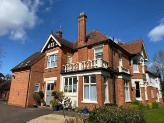 Image of the accommodation - Fairlawns Guest House Banbury Oxfordshire OX16 9AN