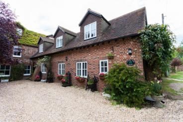 Image of the accommodation - Hanger Down House Bed and Breakfast Arundel West Sussex BN18 0BG