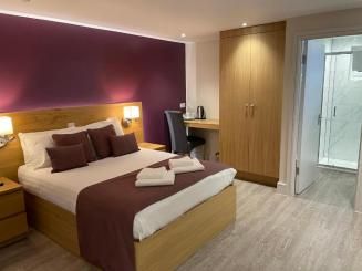 Image of the accommodation - Holtwhites Hotel Enfield Greater London EN2 0QN