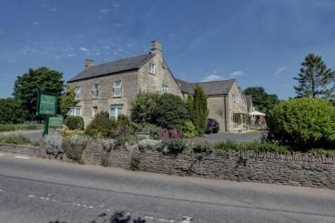 Image of the accommodation - Mayfield House Hotel & Restaurant Malmesbury Wiltshire SN16 9EW
