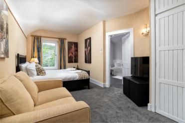 Image of the accommodation - The Green Inn Rooms Ballater Aberdeenshire AB35 5QQ