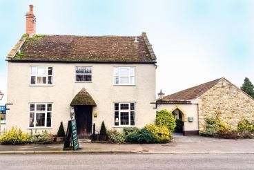 Image of the accommodation - The Half Moon Inn and Country lodge Yeovil Somerset BA21 5TH