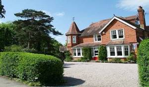 Image of the accommodation - The Lawn Guest House Horley Surrey RH6 7DF
