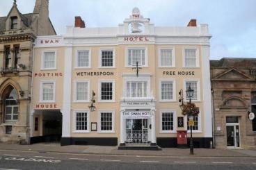 Image of the accommodation - The Swan Hotel Wetherspoon Leighton Buzzard Bedfordshire LU7 1EA