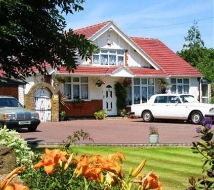 Image of the accommodation - Waterside Bed and Breakfast Hillingdon Greater London UB8 3NF