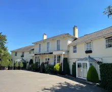 The Alton House 3 star hotel in the town centre short walk from amenities