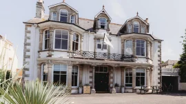 Hotel VARA - Truro