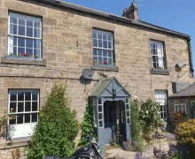 Laburnum Guest House at Bistro En Glaze - Wylam
