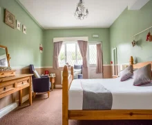 Looe, 3 star