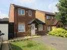 Lux House near tram station and IKEA - Croydon