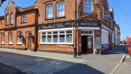 Shakers Inn - Harwich