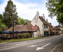 Cromwell Arms Country Pub with Rooms - Romsey