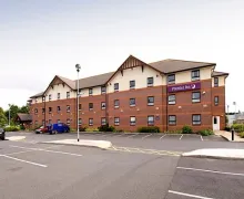 An external view of the Premier Inn Bromsgrove Central