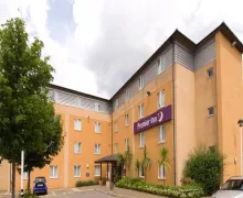 An external view of the Premier Inn London Croydon Purley A23