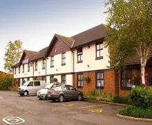 An external view of the Premier Inn Oldham Broadway