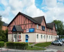 An external view of the Travelodge Liverpool Aigburth