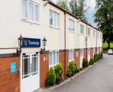 An external view of the Travelodge London South Croydon