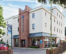An external view of the Travelodge Paignton Seafront